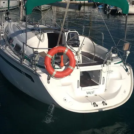 Vader Bavaria 30 Båthotell