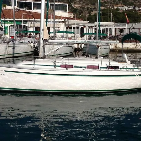 Båthotell Vader Bavaria 30 Sitges